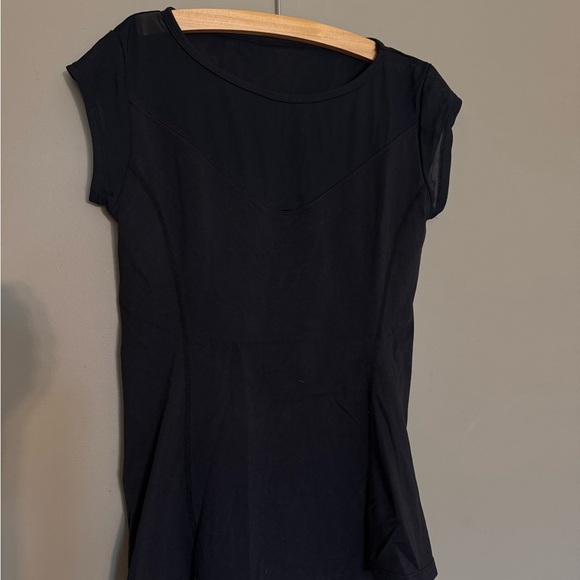 KiraGrace Fitted Black Cap Sleeve Yoga Shirt - Picture 1 of 4
